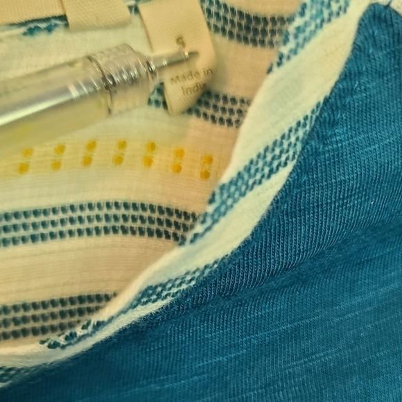 SOFT Surroundings top size small - Picture 6 of 7